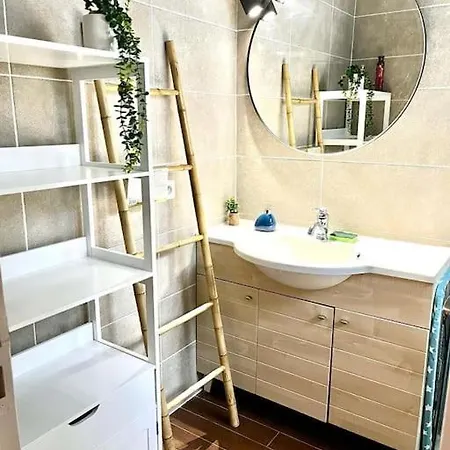 Appartement Parking + Piscine, Confort, Proche Aeroport & Saint-Laurent-du-Var